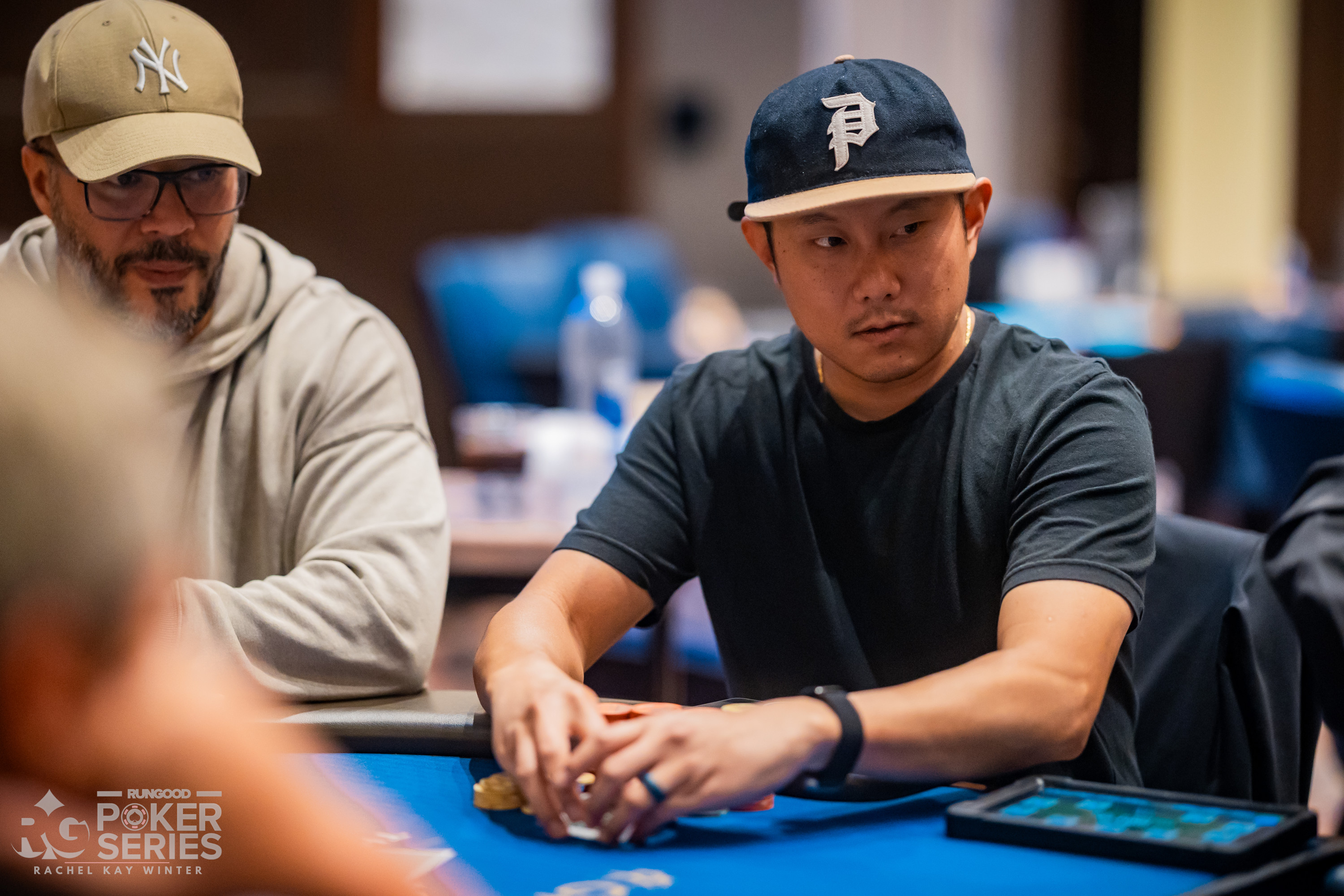Xiong Thao 在 $400 PokerNews Cup 首日强势领跑，单日筹码占比近三成 - 澳门银河官网